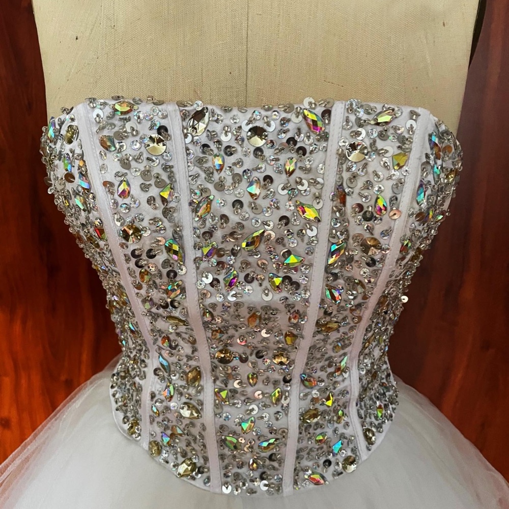 PROM DRESS/BRIDESMAID DRESSES - Picture 2 of 4